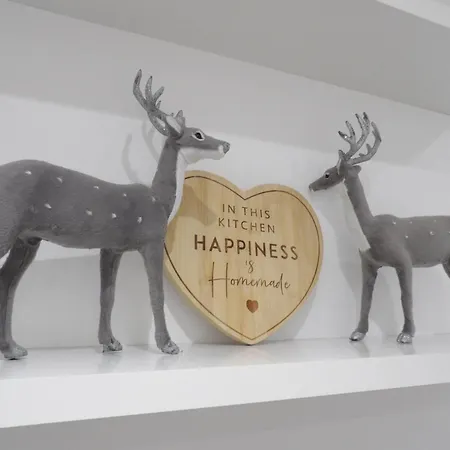 Montgomery Lovely 3 Bedroom With Private Garden In Centre Apartment