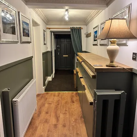 Spacious 2-bedroom In Spylaw Park Apartament Edynburg