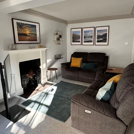 Spacious 2-bedroom In Spylaw Park
