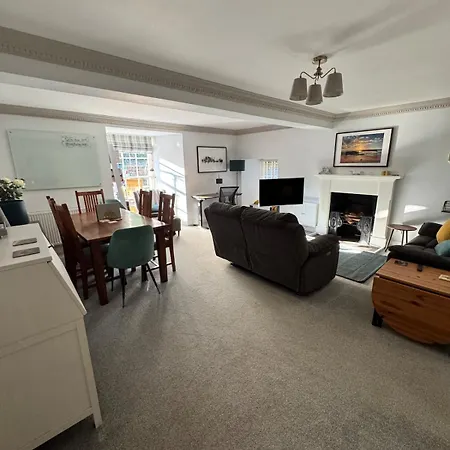 Apartament Spacious 2-bedroom In Spylaw Park