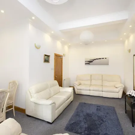 Joivy 3 Bed Flat In Old Town, Close To Grassmarket * 에든버러