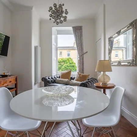 Immaculate One Bedroom Flat In The Centre Apartmán