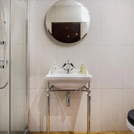 Bonnie - Smart Boutique - Haymarket Hotel