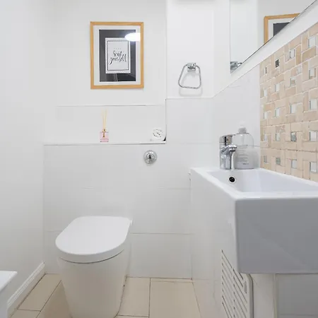 Centre House - 5 Bedrooms - Sleeps 9 - Parking * Edimburgo