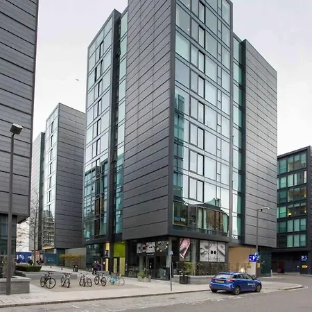 Elegant 2br In Prestigious Quartermile *