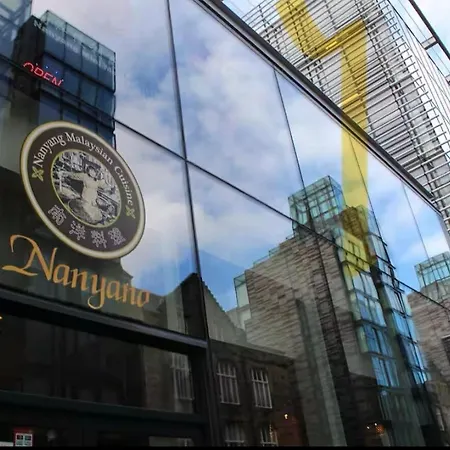 Elegant 2br In Prestigious Quartermile Апартаменты