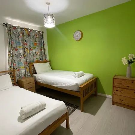 Chic 2 Bed With Free Parking- Recently Redecorated, 10 Minutes To Centre Édimbourg