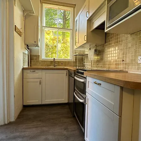Stylish 3 Bed 2 Bath Ground Floor Main Door Flat In Marchmont Appartamento