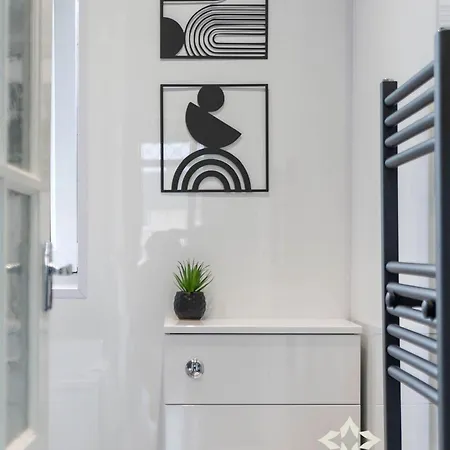 Cosy 2 Bed West End - Easy Public Transport, Minutes From Corn Exchange, Supermarket&café Within Walking Distance Appartement Édimbourg