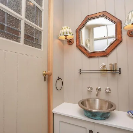 Luxury Wood Panelled West End Gf Flat إدنبرة