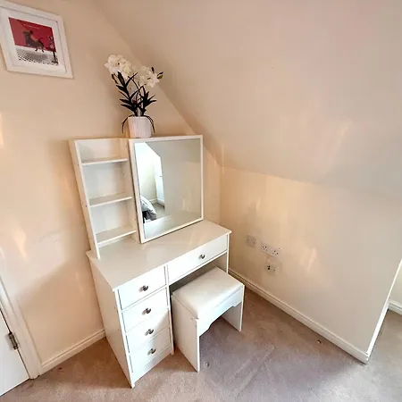 Torwood Townhouse - Superfast Wifi, Contractor Friendly With Free Parking Casa de Férias