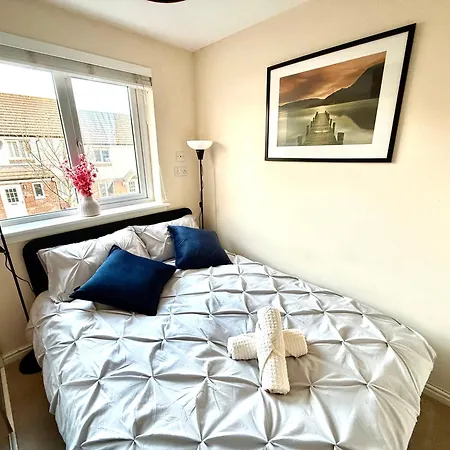 Torwood Townhouse - Superfast Wifi, Contractor Friendly With Free Parking