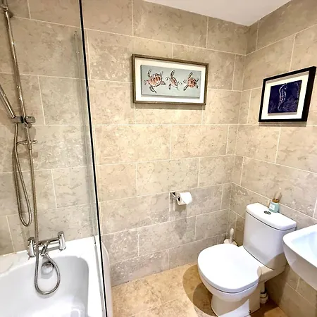 Torwood Townhouse - Superfast Wifi, Contractor Friendly With Free Parking *