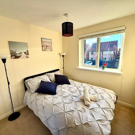 Torwood Townhouse - Superfast Wifi, Contractor Friendly With Free Parking *