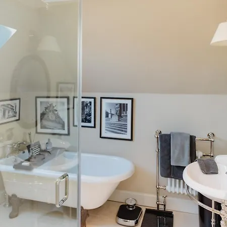 Private And Prestigious Luxury Edinburgh