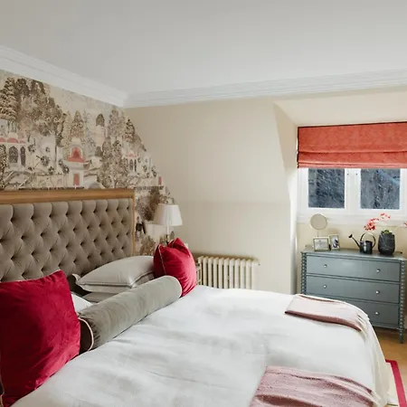 Private And Prestigious Luxury Edinburgh