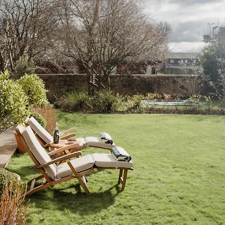 Private And Prestigious Luxury Nyaraló