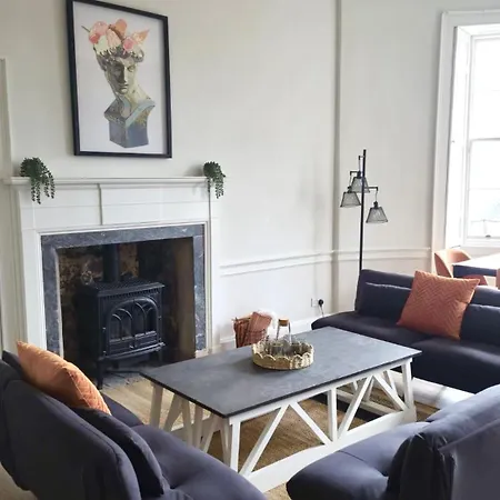 Heart Of The City- 3 Bedroom Oasis * Edinburgh