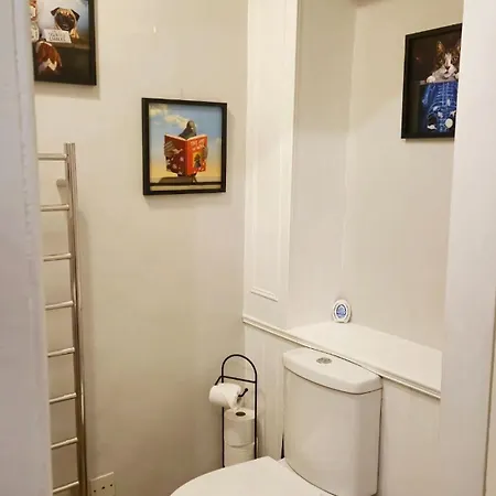Heart Of The City- 3 Bedroom Oasis Apartment Edinburgh