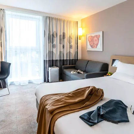 Novotel Park Hotell 4*