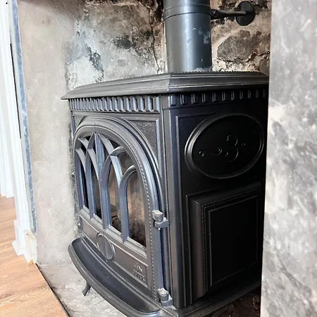 Heart Of The - 3 Bedroom Oasis דירה