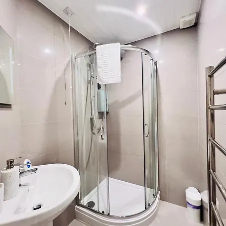 Apartment Heart Of The City- 3 Bedroom Oasis Edinburgh