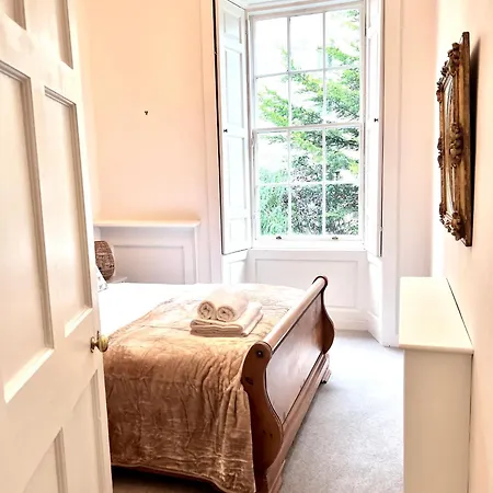 Heart Of The City- 3 Bedroom Oasis * Edinburgh
