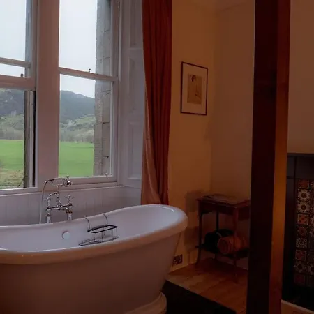 Traditional 2 Bedrooms