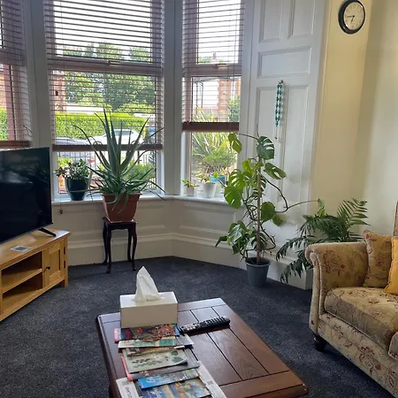 Entire Victorian House 2br - 4 Guests *