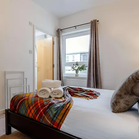 Lägenhet Charming 3-bed Free Parking West End