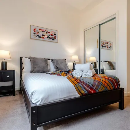 Lägenhet Charming 3-bed Free Parking West End