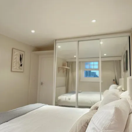 Duplex - Centre 4-bed Retreat *