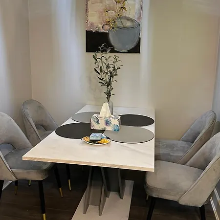 Stylish 3 Bed 2 Bath Ground Floor Main Door Flat In Marchmont Appartamento