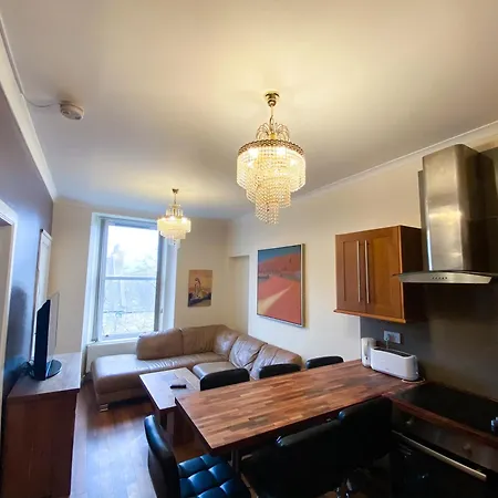 Charming Old Town Flat By Royal Mile Lägenhet
