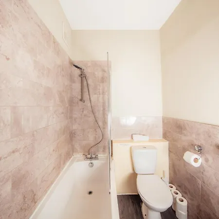 Bright & 4-bedroom Flat Near Calton Hill Διαμέρισμα *