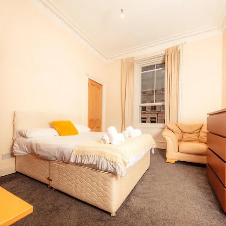 Bright & 4-bedroom Flat Near Calton Hill Διαμέρισμα *