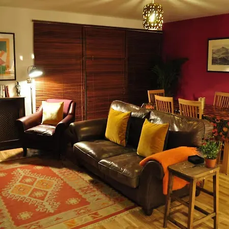 Appartamento 2-bed Seaside - Sleeps 5 & Free Parking Edimburgo