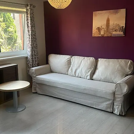 Chic 2 Bed With Free Parking- Recently Redecorated, 10 Minutes To Centre Appartement Édimbourg