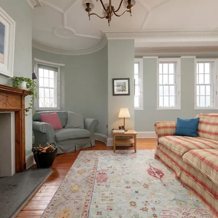 Apartment Luxury And Spacious 4-bedroom At Ramsay Garden - Next To Castle And Royal Mile