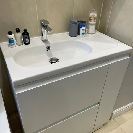 Entire Victorian House 2br - 4 Guests *