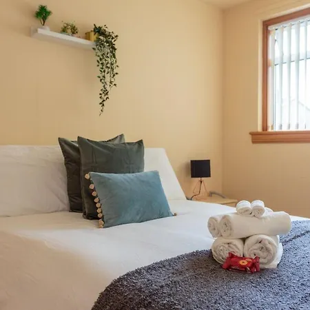 Free Parking - Centre - 3 Bedrooms - 5 Guests