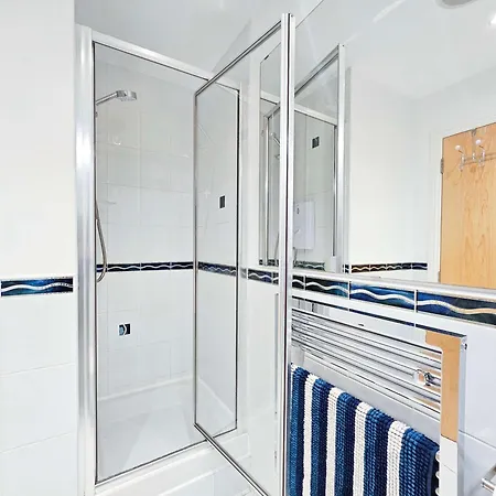 Lägenhet Stylish 3-bedroom Duplex With Patio *