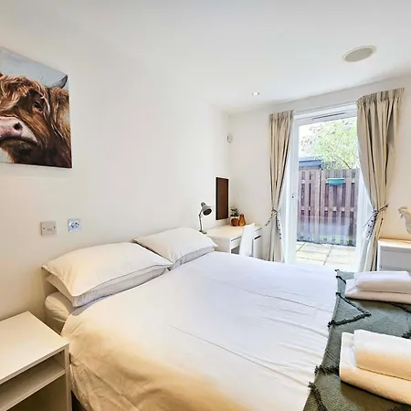 Stylish 3-bedroom Duplex With Patio Lägenhet