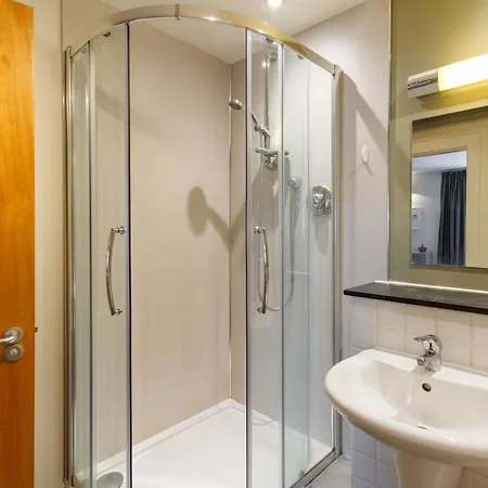 Industrial Chic 2bd Flat In Historic Whisky Bond Apartment Edinburgh