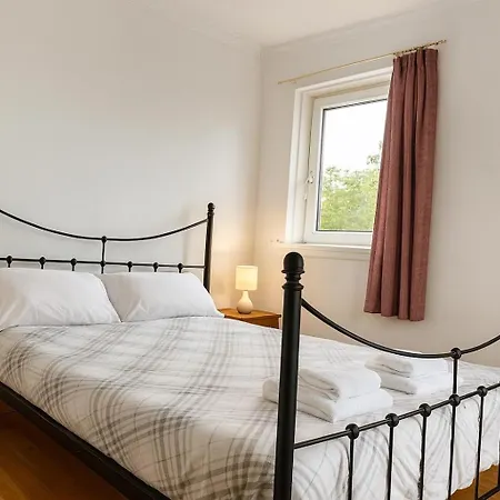 Apartment Spacious 3 Bedroom Flat