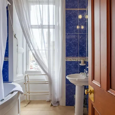 Historic 3bd Flat In Old Town