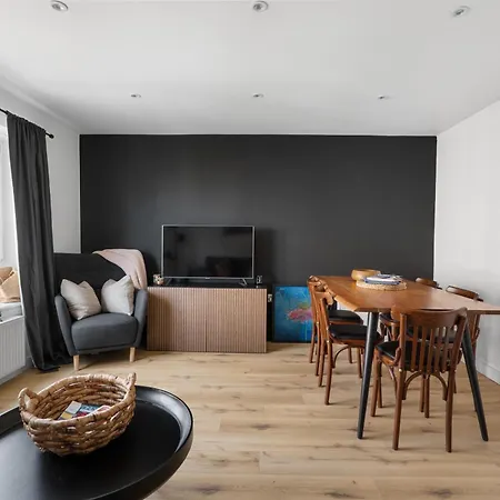 Holyrood * Edinburgh