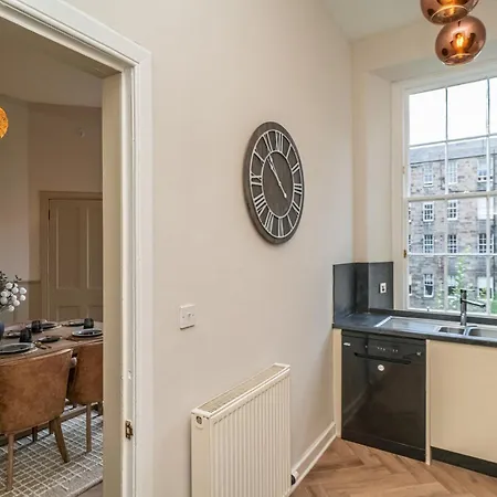 Lejlighed Pass The Keys Beautiful Modern Historical Flat Close To Castle Edinburgh