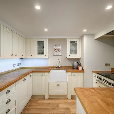 アパート Elegant Flat With Garden In West End *