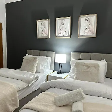 Luxury 5bd, Gym, Parking, Bus To Airport, Sleeps10 Villa *